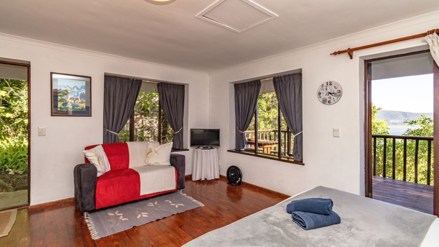 7 Bedroom Property for Sale in Paradise Western Cape